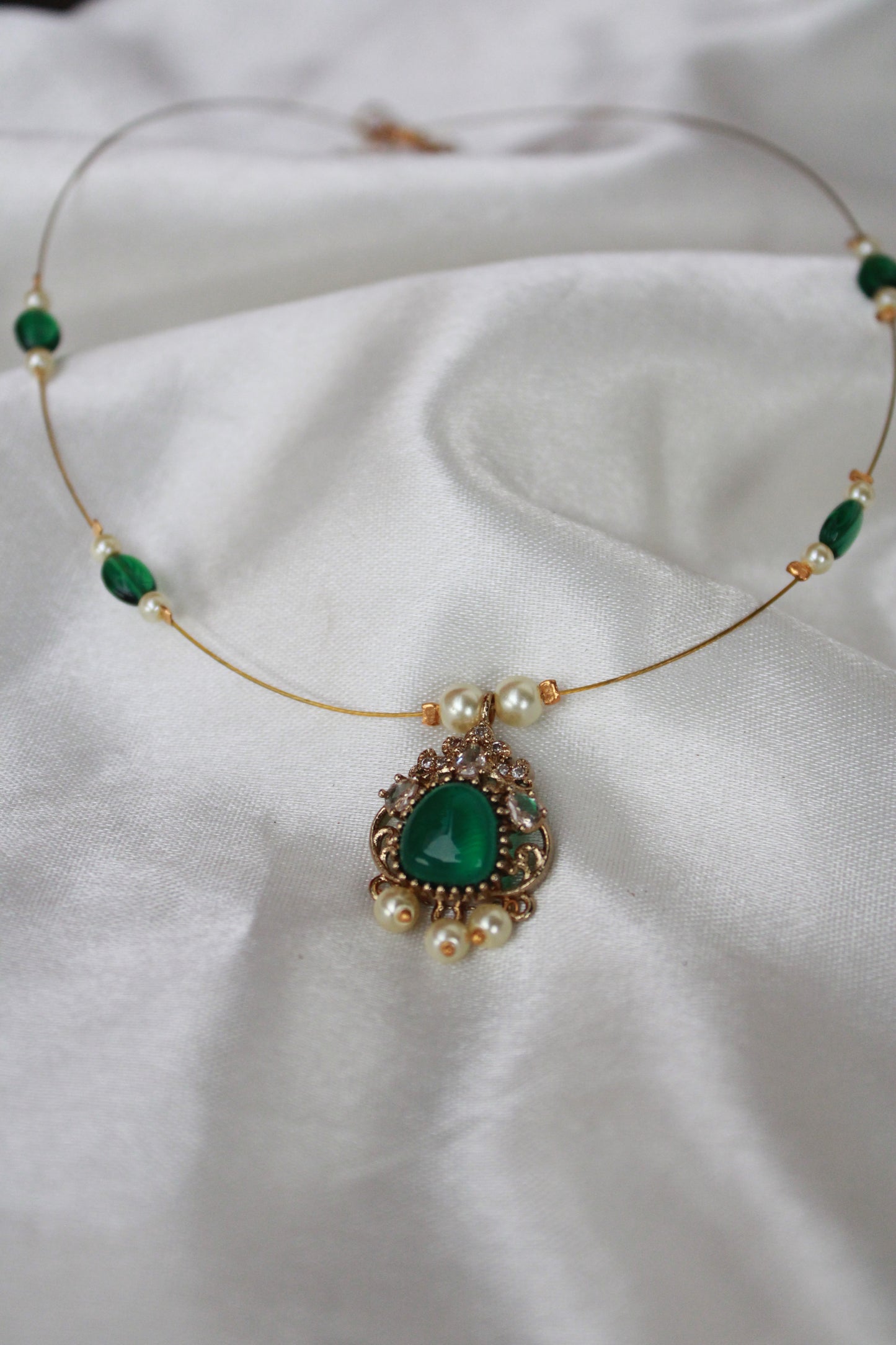 Oval Green Stone Invisible Chain | IC09 | Tangamala