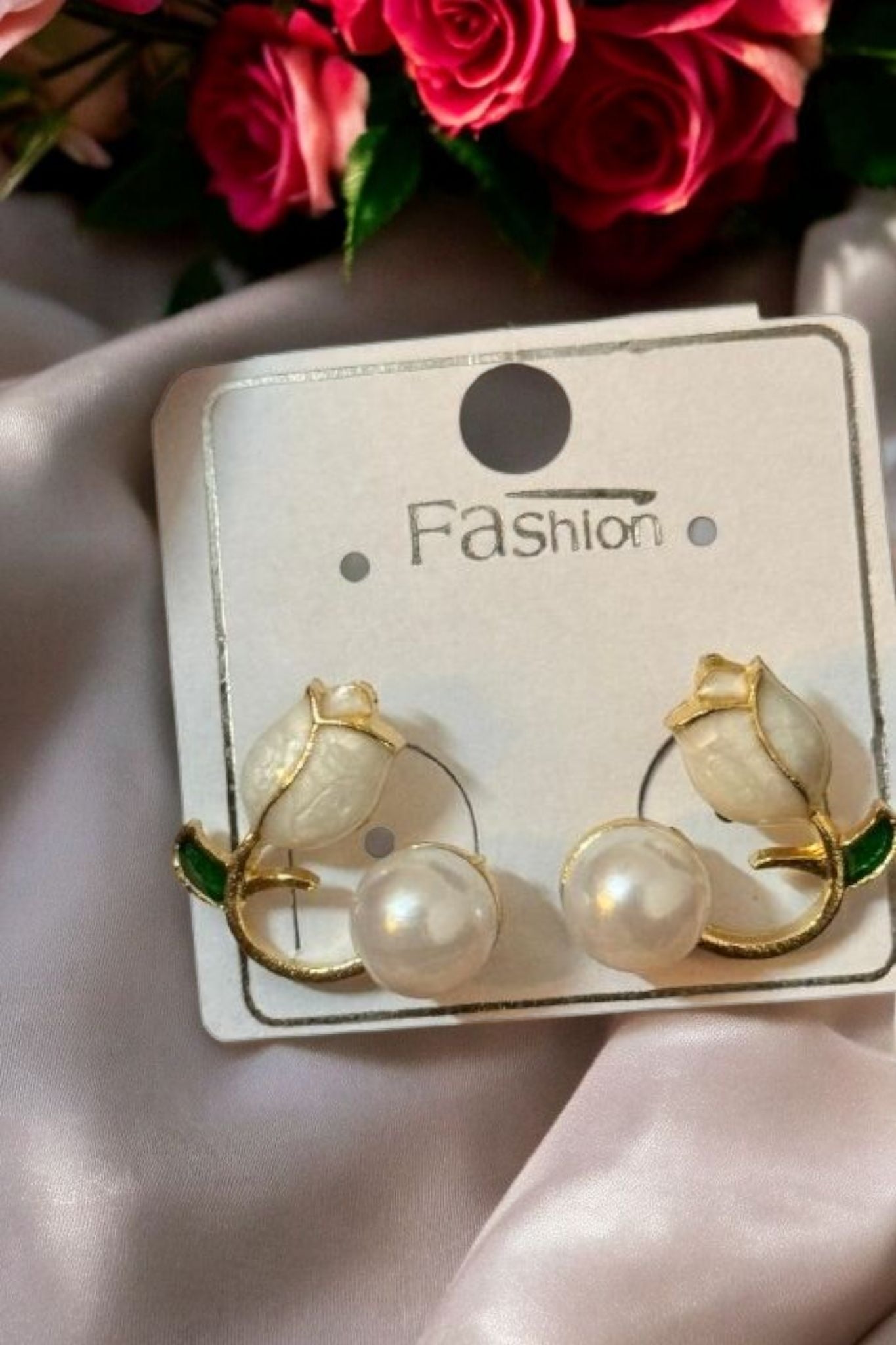 Elegance Pearl Studs