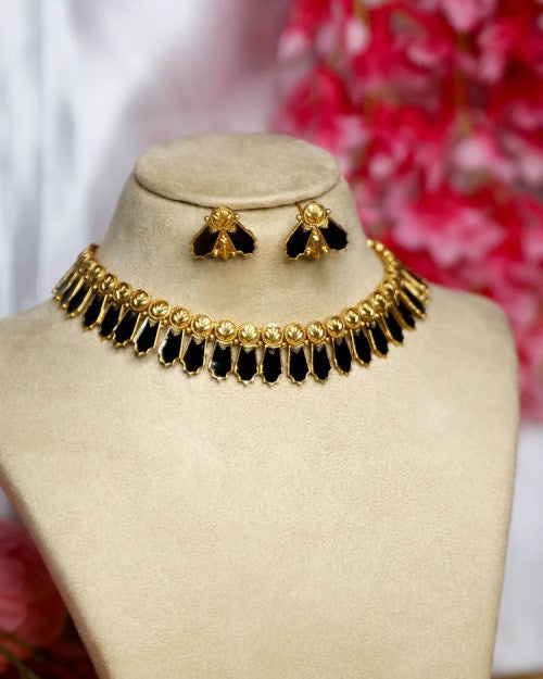 Choker Necklaces Collection: Stylish and Trendy Options for Every Occasion - Tangamala Jewellery