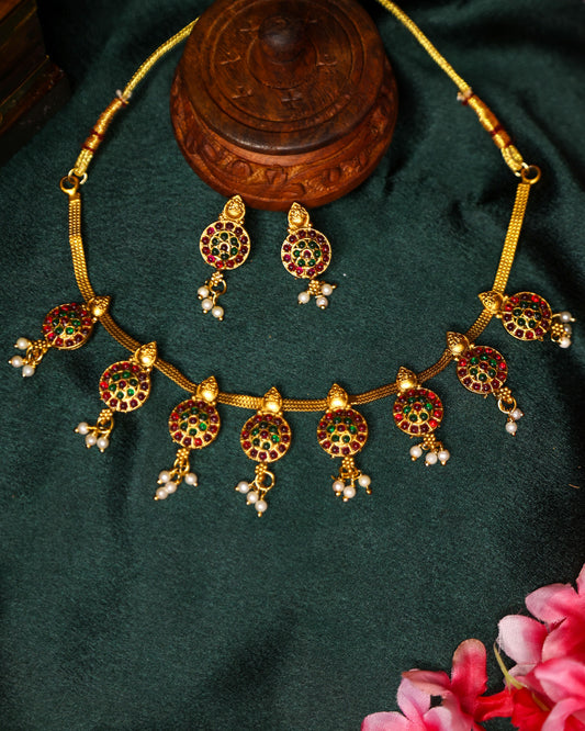Choker with hanging Pearl beads