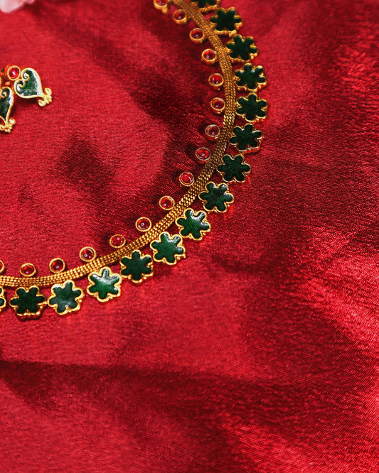 Star Flower Green Necklace with Studs | NK29 | Tangamala